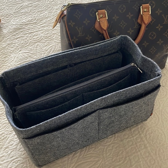 Authentic Louis Vuitton Speedy 30 - Picture 13 of 16